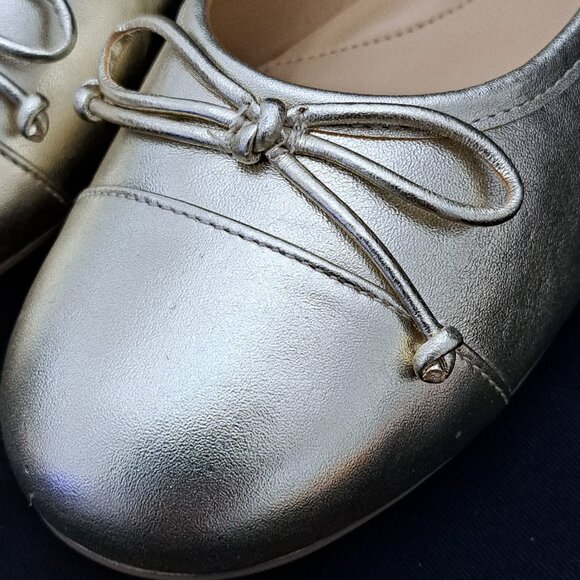 Talbots Shiny Gold Tone Leather Ballet Flats with Bow Size 10.5 M NWOT - Picture 4 of 12